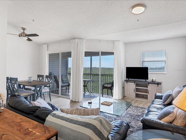 Screened Balcony | Image 12