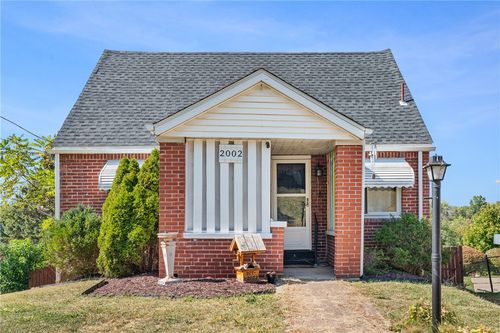 2002 Vermont Ave, West Mifflin, PA, 15122-3647 | Card Image