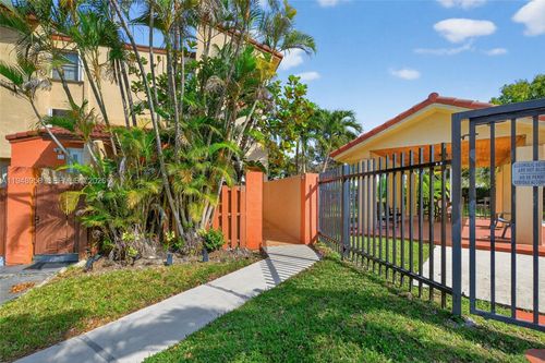 13-19-9937 Nw 9th St. Cir., Miami, FL, 33172 | Card Image