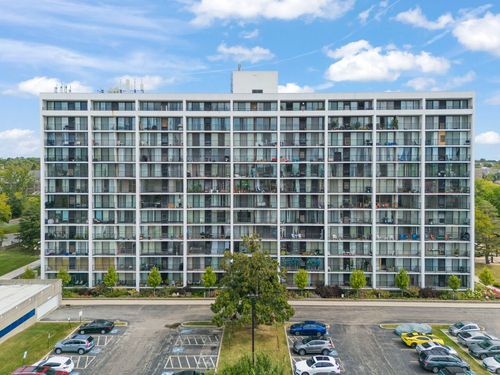 unit-901-2005 Finley Rd, Lombard, IL, 60148-4847 | Card Image