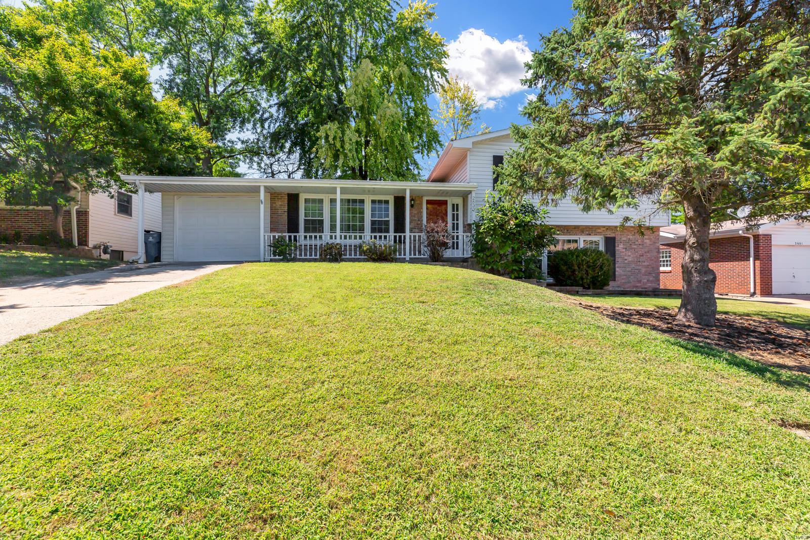 Fair Oaks Dr, Saint Charles, MO 63301