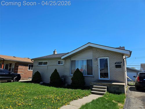 25154 Huron St, Roseville, MI, 48066-4463 | Card Image