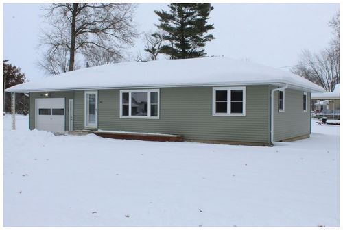 618 N Elizabeth St, Clarksville, IA, 50619-7720 | Card Image