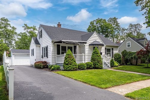 591 Willow St, Lockport, NY, 14094-5604 | Card Image