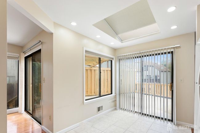 144 Goldmine Ln, Townhouse with 3 bedrooms, 4 bathrooms and null parking in Old Bridge NJ | Image 10