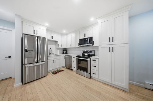 19-9 Weld St, Framingham, MA, 01702-7497 | Card Image