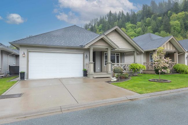 5574 Cayman Drive, House other with 2 bedrooms, 2 bathrooms and null parking in Chilliwack BC | Image 2