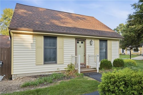 d-46103 New England Square, New Waterford, OH, 44445 | Card Image