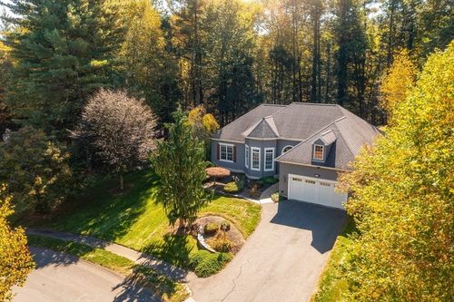 10 Golden Cir, Southampton, MA, 01073-9104 | Card Image