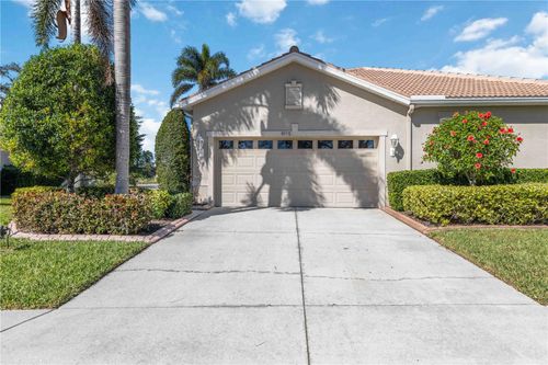 8115 Victoria Falls Cir, Sarasota, FL, 34243-4264 | Card Image