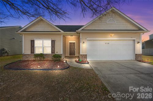 9720 Paper Tree Rd, Charlotte, NC, 28227-3695 | Card Image