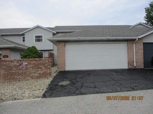 2564 Oakwood Dr, Crown Point, IN, 46307-8617 | Card Image