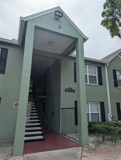 2077g-2077 Dixie Belle Drive, ORLANDO, FL, 32812 | Card Image