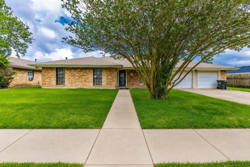 103 Aspen Dr, Houma, LA, 70360-6101 | Card Image