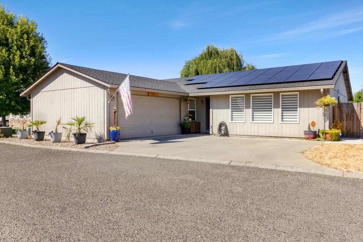 Lazy Ln, White City, OR 97503