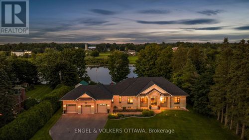 5833 Rideau Valley Dr N, Manotick, ON, K4M1B3 | Card Image