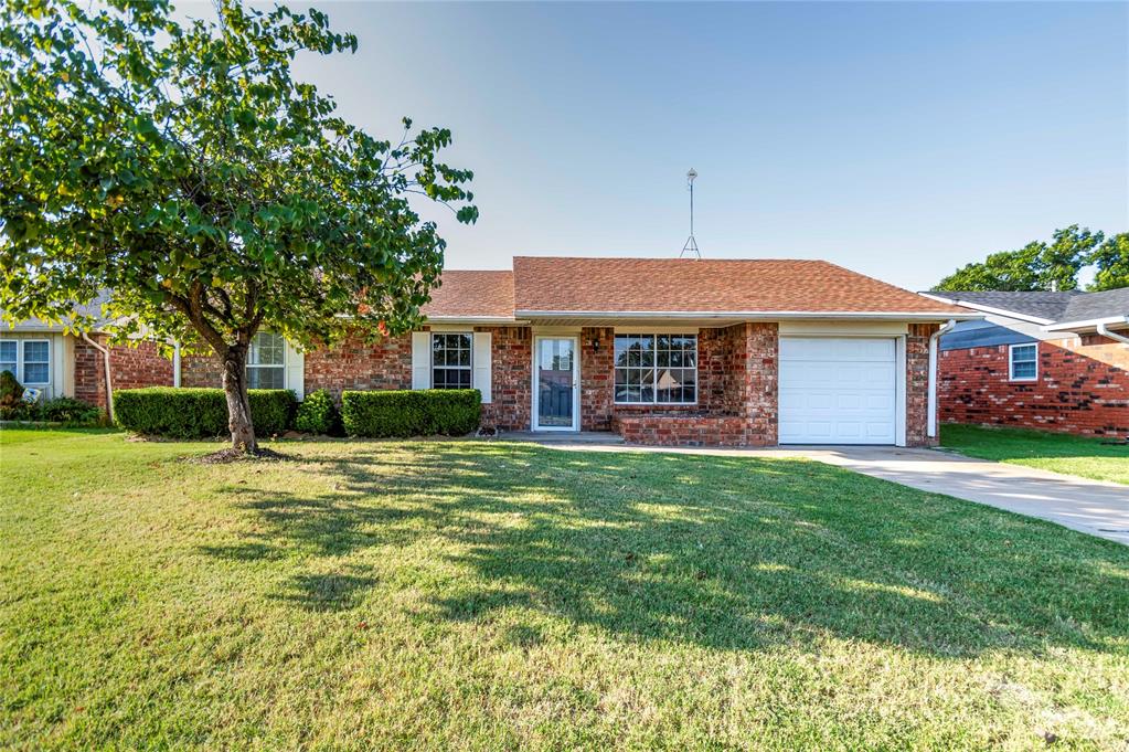 Hoyt St, Chandler, OK 74834