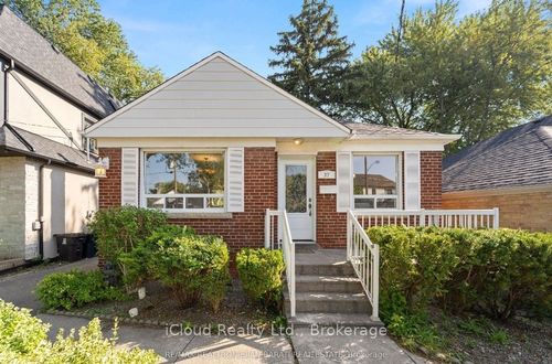 37 Collinson Blvd, North York, ON, M3H3C1 | Card Image