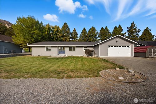 99 Golf Course Dr, Pateros, WA, 98846-9612 | Card Image