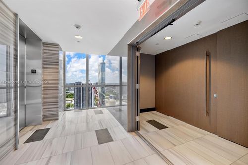 3906-1100 Biscayne Blvd, Miami, FL, 33132-1717 | Card Image