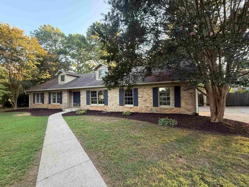 2112 Berry Cir, Florence, AL, 35630 | Card Image