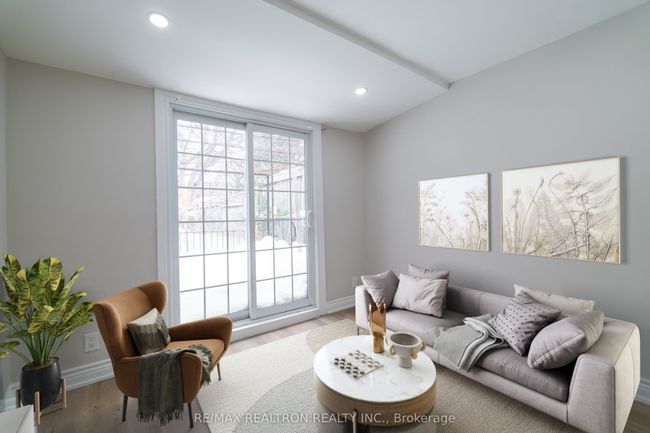 1181 Dovercourt Rd, House other with 5 bedrooms, 3 bathrooms and null parking in Toronto ON | Image 6
