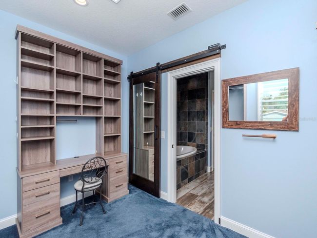 MASTER WALK IN WITH VANITY STATION | Image 24