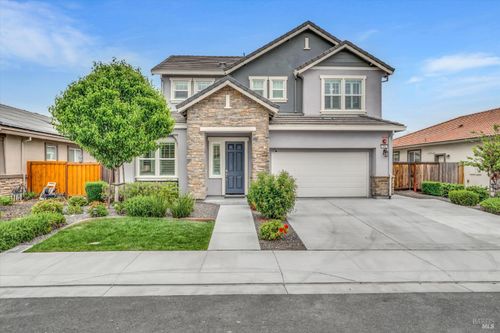 580 Kingbird Cir, Vacaville, CA, 95688-9055 | Card Image