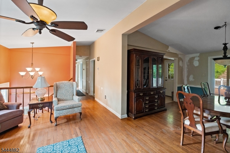 Residential in Califon Boro 3