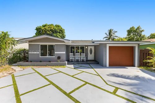 1240 Ne 159th St, North Miami Beach, FL, 33162-5418 | Card Image