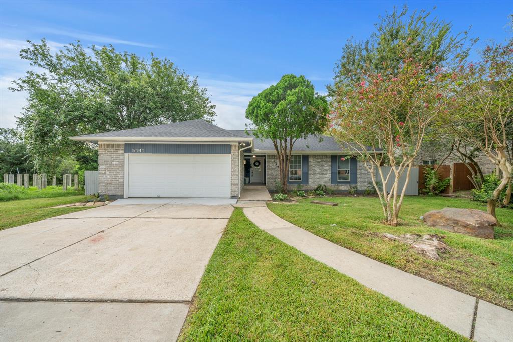 Shady Oaks Ln, Friendswood, TX 77546