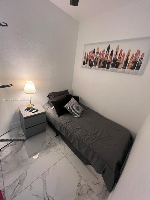 apt-2-7320 Carlyle Ave, Miami Beach, FL, 33141-2633 | Card Image