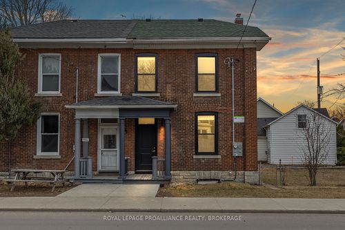 93 Division St, Kingston, ON, K7L3M2 | Card Image