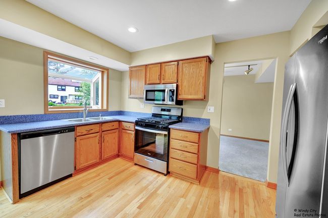 646 Schooner Ln, House other with 4 bedrooms, 3 bathrooms and 2 parking in Elk Grove Village IL | Image 7