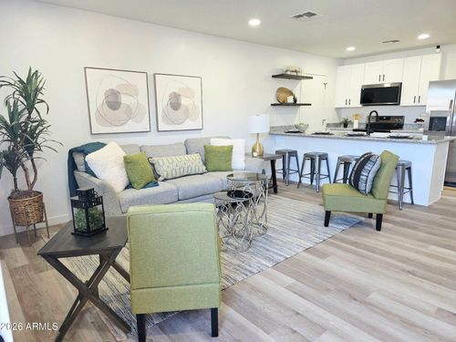 1833 W Hadley Street, Phoenix, AZ, 85007 | Card Image