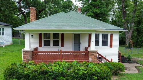714 E Gudgell Ave, Independence, MO, 64055-1709 | Card Image