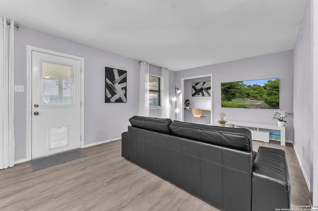 139 Navajo Cir, House other with 3 bedrooms, 1 bathrooms and null parking in Cibolo TX | Image 6