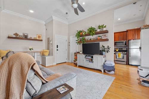 10-7 Stillman Pl, Boston, MA, 02113-1602 | Card Image