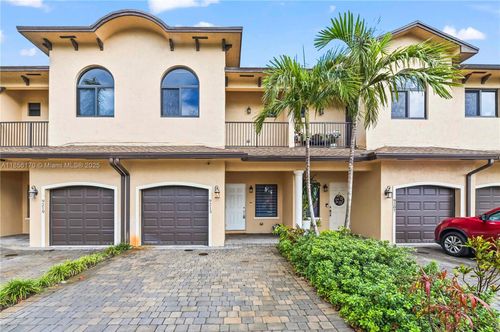 9213 Nw 16th St, Pembroke Pines, FL, 33024-4570 | Card Image