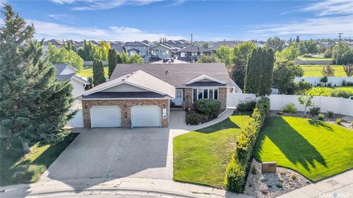 226 Hansen Dr, Regina, SK, S4X2Y6 | Card Image