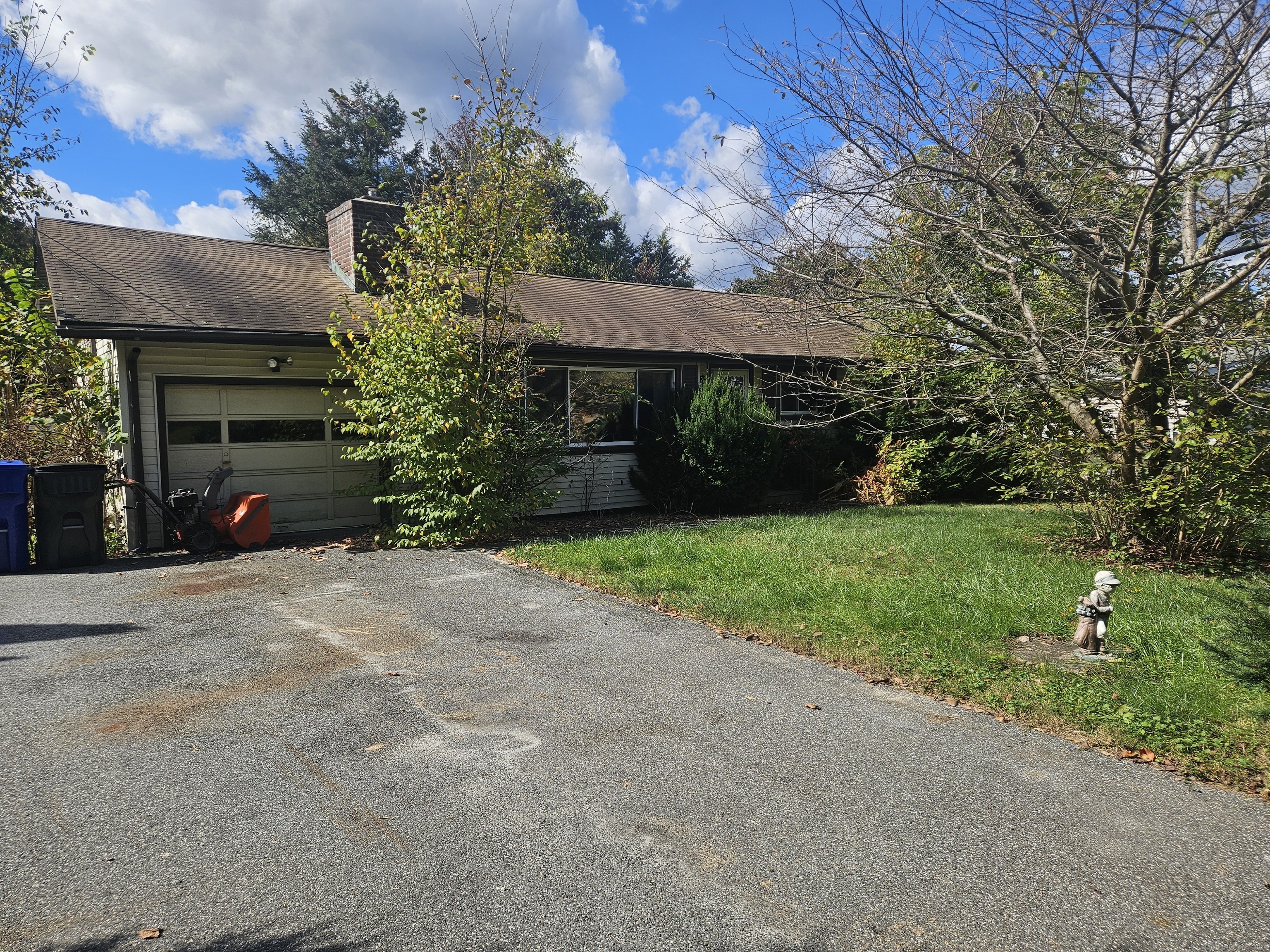 Lakewood Ter, New Milford, CT 06776