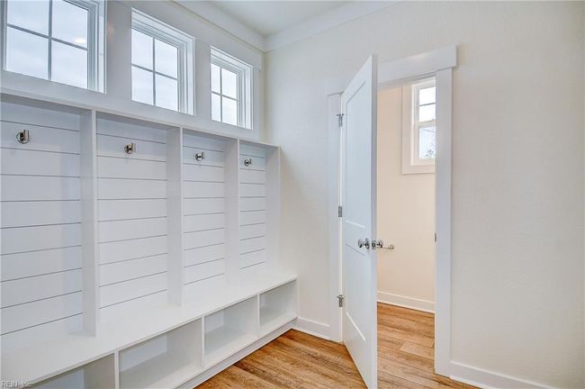Sample photo Mudroom | Image 32