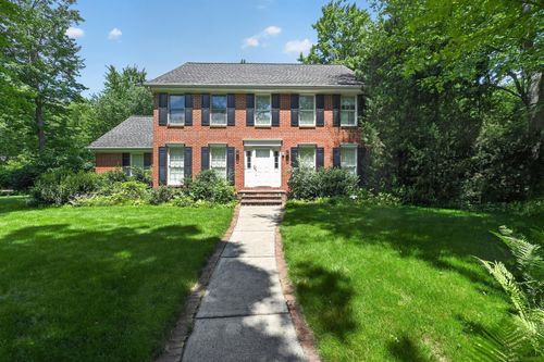 2204 Springwood Dr, Midland, MI, 48640-6705 | Card Image