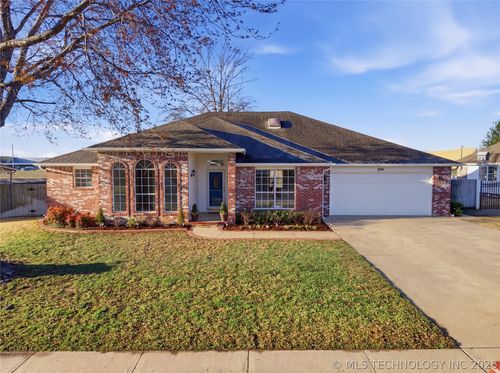 2504 N 12th St, Broken Arrow, OK, 74012-9244 | Card Image
