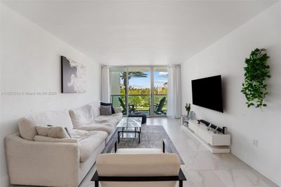 306 - 650 West Ave, Condo with 1 bedrooms, 1 bathrooms and null parking in Miami Beach FL | Image 1