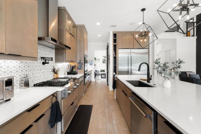 7612 Ecureil Dr, House other with 6 bedrooms, 4 bathrooms and 5 parking in Austin TX | Image 14