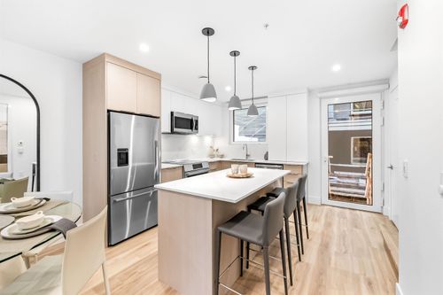 309-2250 E 1st Ave, Vancouver, BC, V5N1B9 | Card Image