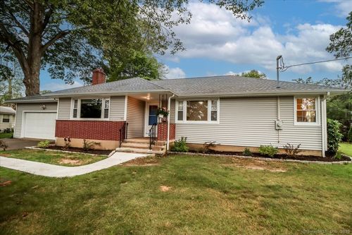 49 Locust St, Trumbull, CT, 06611-3127 | Card Image