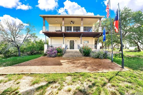 518 Park Dr, Bandera, TX, 78003-4930 | Card Image