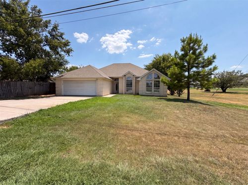 201 Driftwood Ct, Runaway Bay, TX, 76426-9756 | Card Image